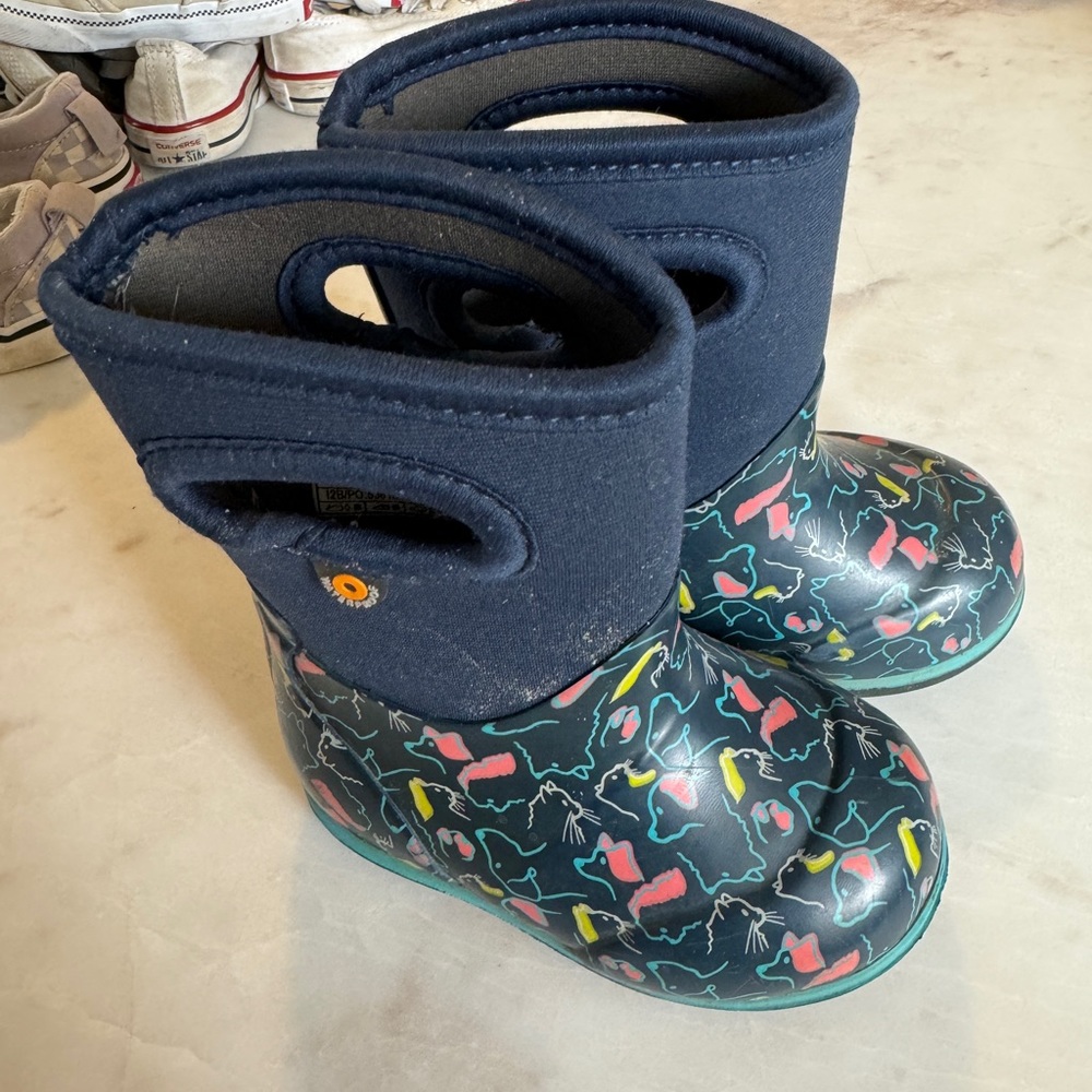 Bogs boots toddler size 5